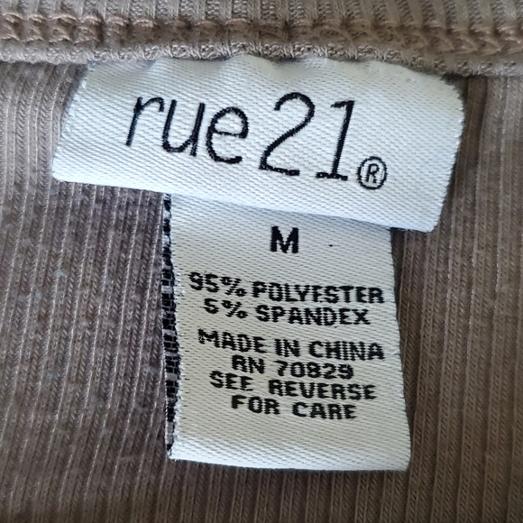 (Lot of 3)Women's Tanks w/Adjustable Straps Size Medium - Picture 14 of 15